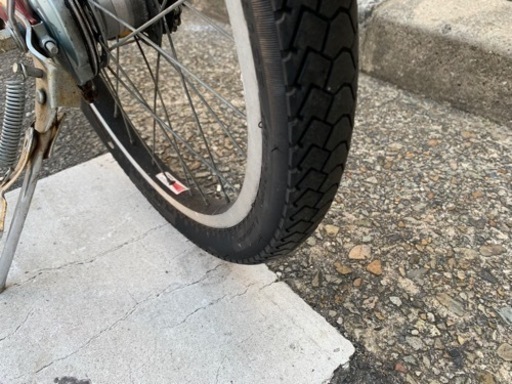 ＳＡＬＥ‼️ 電動自転車　２０インチ　バッテリーと充電器　付き