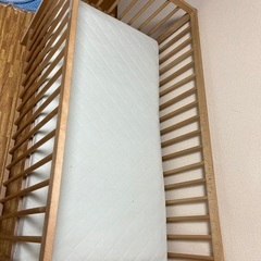 ベビーベッド　IKEA