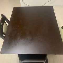 机です