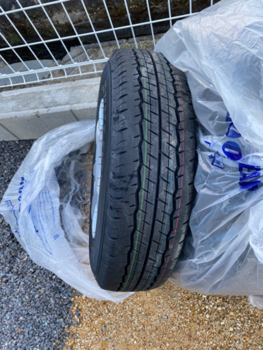 ハイエース◯新品タイヤ◯新車外し◯タイヤホイール4本セット