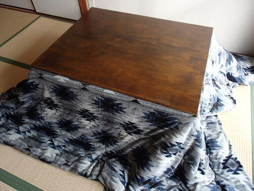 こたつ 100×80cm 近郊なら配達可 天板は自作 ふとんはニトリ製でリバーシブルです。