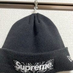 supremeニット帽の画像