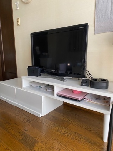 テレビボード　ホワイト