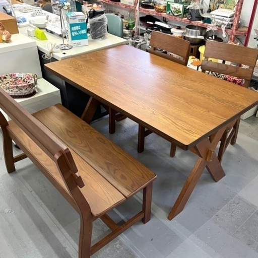 【未使用品】ベンチ付きのダイニングセット
