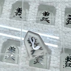 ガラス製の将棋セットの画像