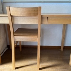 ニトリ　天然木スリムデスク(引き出し付、椅子1脚)の画像