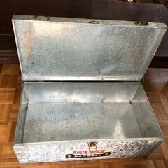 トタン衣装箱（大）の画像
