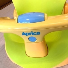 アップリカ　お風呂チェアの画像
