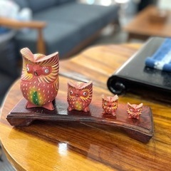 木彫りのフクロウの置物(赤)