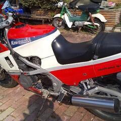 GPZ400R！車検満タン、セル1懐かしの名車の画像