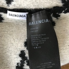 BALENCIAGAのニット帽の画像