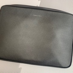 【Charles and Keith】ノートPC用バッグ