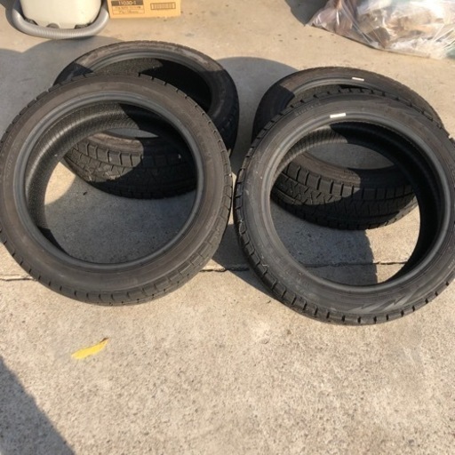 バリ山 邪魔なんで激安で。 スタッドレス215/45R17 ピレリ 定価5万