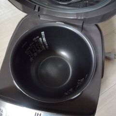 象印　炊飯器　ＮＰ－ＧＥ０５　一万円ぐらいの品の画像