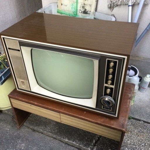 古い　木製　ブラウン管　テレビ　日立　ST−16T　　幅60　　奥行34　　高さ39　 （ｃｍ）