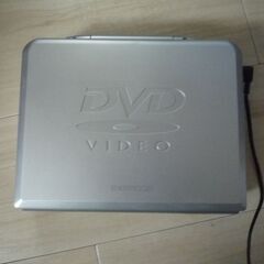 ポータブルＤＶＤプレイヤー　綺麗です　７０００円ぐらいの品の画像