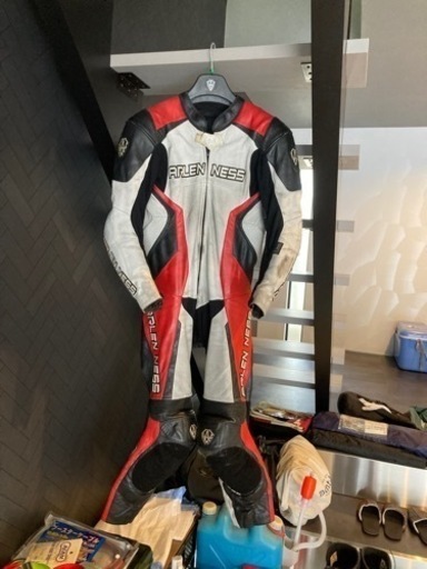 アレンネス　ツナギ