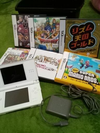 nintendoDSlite  任天堂ＤＳライト中古　ソフト6本付き