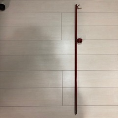 砂浜に魚釣りの竿を立てる道具