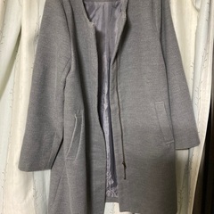 コート、カバン、トップスの画像