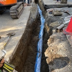 ①水道工事作業員②4トンダンプドライバーの画像