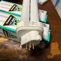 新品、未使用品です。コーナン、カインズよりも安いです。パナソニックツイン2.27ワットナチュラル色、昼白色の画像