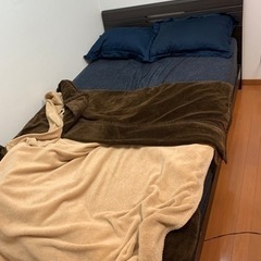 セミダブルベッド 良品　半額まで相談可