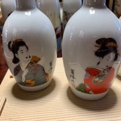 お猪口5つ 徳利3つの画像