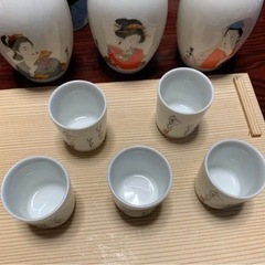 お猪口5つ 徳利3つの画像