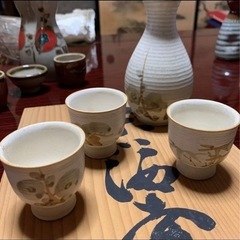 お猪口3つ 徳利1つ