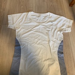 【UNIQLO】Tシャツ（白）