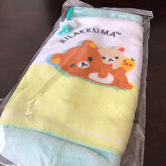《感謝》新品未使用　リラックマ　ポケット付ボトルケース