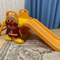 子供用滑り台の画像