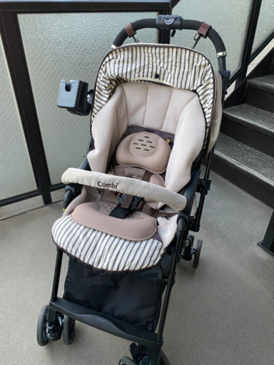 使用回数5回以下の ベビーカー Combi ホワイトレーベル　スゴカルα 4キャス　compact エッグショック