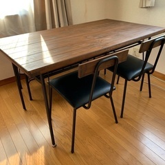 【受付終了】ダイニングテーブル売ります