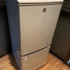 【シャープ】2016年製冷蔵庫、2015年製電子レンジの画像