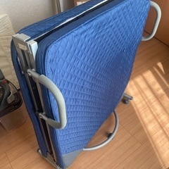 折り畳みベッドの画像