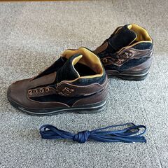バッカス トレッキングシューズ モンベル 8-1/2の画像