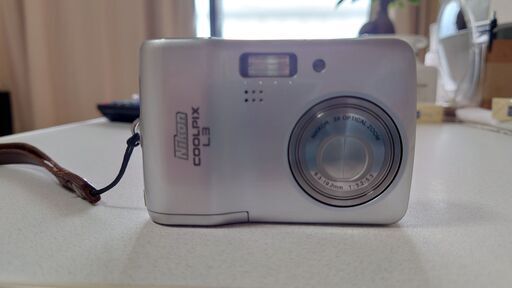 コンパクトカメラ　NIKON　COOLPIX　L3