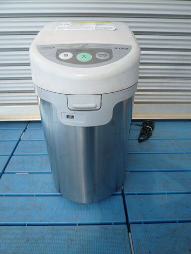 HITACHI 家庭用生ごみ処理機　ECO-V30　2009年式/稼働します/蓋ロックレバー破損/汚れ御座います/本体のみ