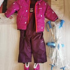 キッズスキーウェア、シューズとスキー板(おもちゃ)