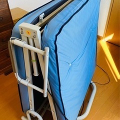 電動折りたたみ式ベッド(動作確認済)
