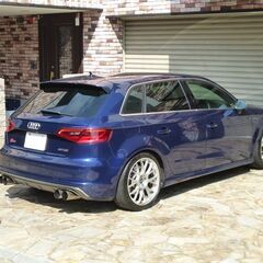 検査4年12月S3 スポーツバック APRstage1チューニング/Bang&Olufsen/アダプティブクルーズ/レイズ18AW/アイバッハ/ワンオフマフラー/黒革/HIDの画像