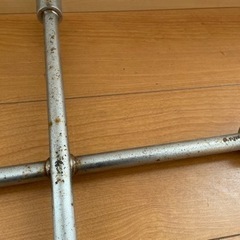 十時レンチ　カー用品　タイヤ交換の道具の画像