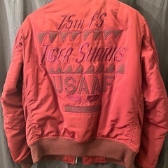 ブルゾンの画像