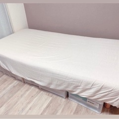 無印良品のベッド、足つきマットレスの画像