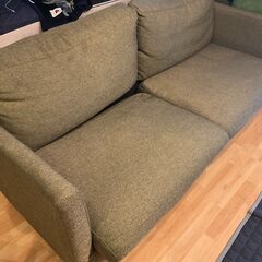 3人がけソファ緑(2020年より2年間使用）