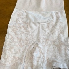 ガードル(新品)ユリ柄