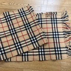 【取引中】Burberryマフラー　ベージュの画像