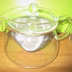 【中古品】HARIO製耐熱茶々急須とグラスカップ2個セット♪ハーブティーや緑茶にどうぞの画像